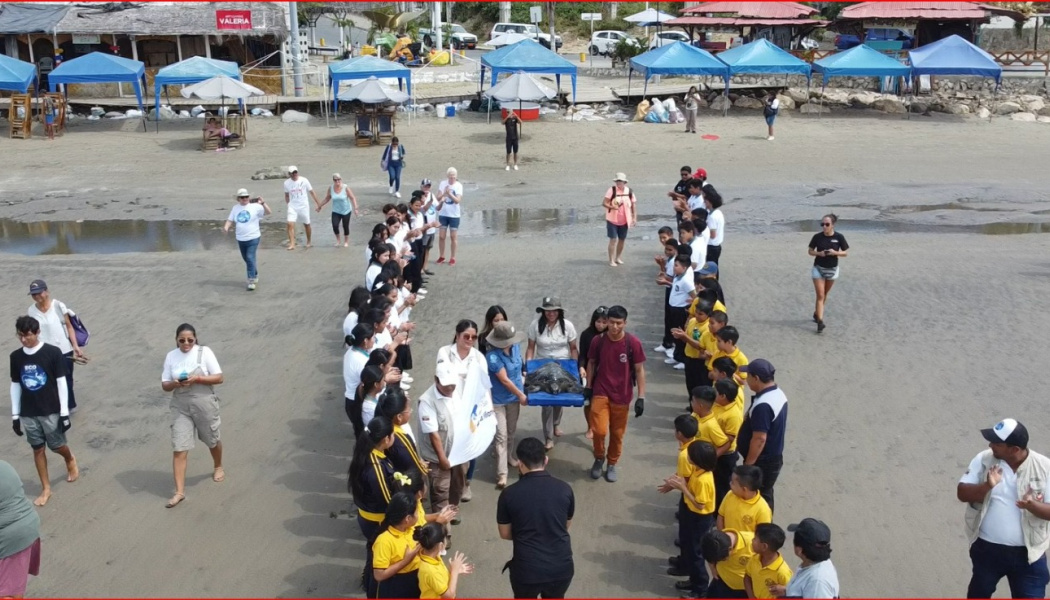 Grupo de personas participantes de la Fundación Juvimar “Juntos por la vida marina”